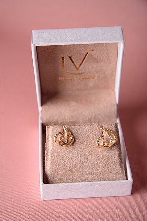 Brinco cravejado de tarraxa