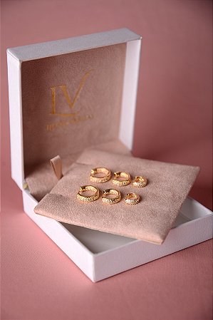 Trio de brincos argolinhas cravejadas