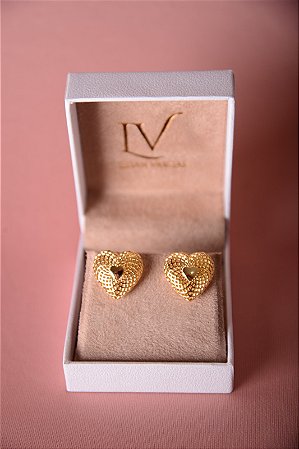 Brinco de coração rendado