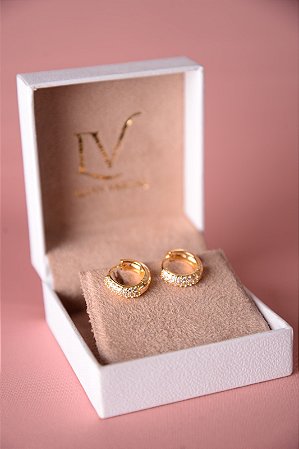 Brinco de argola cravejada