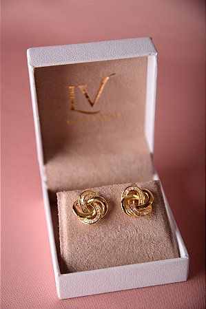 Brinco com detalhe cravejado