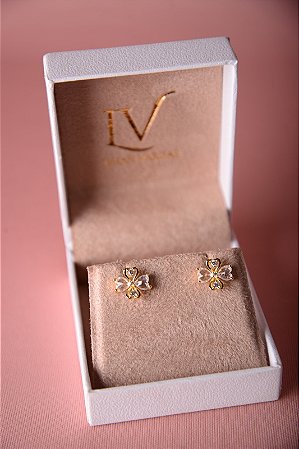 Brinco de trevo cravejado