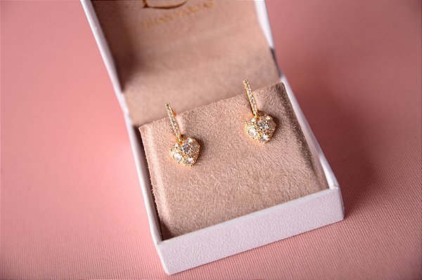 Brinco de argola com pingente de coração