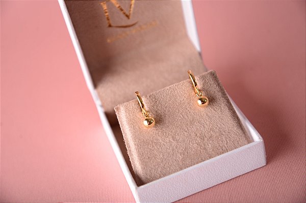 Brinco argola pingente esfera