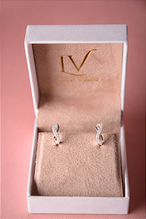 Brinco de argola infinito