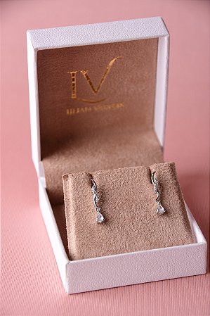 Brinco entrelaçado, banho de ródio