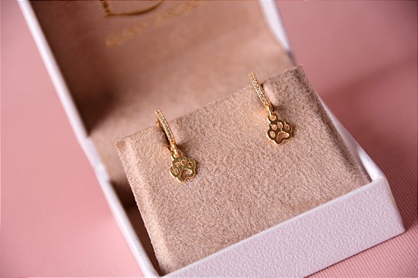 Brinco de argola cravejada com patinha