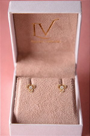 Brinco Flor Vazado – Banho de Ouro 18K