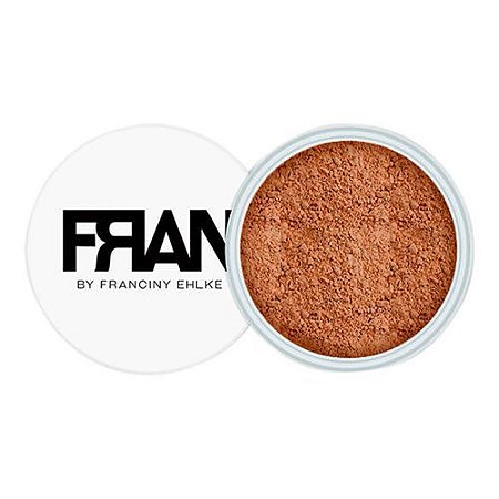 Franciny Ehlke -  Pó Facial Solto Plush 03
