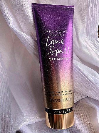 Victoria Secret - Hidratante Corporal Love Spell Shimmer 236ml