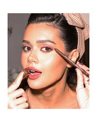 Franciny Ehlke - Lapis Multifuncional Olhos e Boca