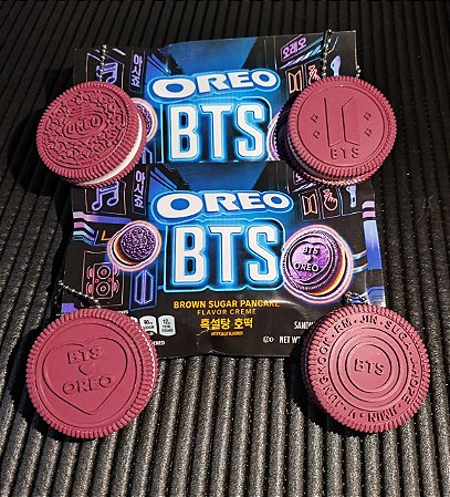 Chaveiro Colecionável Oreo BTS - Edição Limitada (Versão Surpresa)