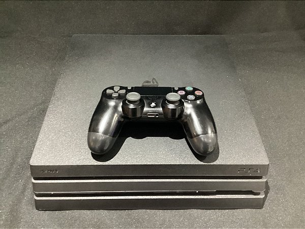 Vendo PS4 PRO 1 Tera com caixa original + 4 jogos - Videogames