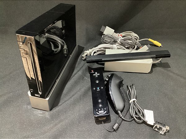 Console Nintendo Wii Desbloqueado Preto ou Branco Seminovo - Troco