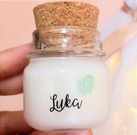 Mini Vela Aromática Lembrancinha Infantil Luka + Saquinho Organza