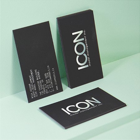 CARTÕES DE VISITA COUCHÊ 300G LAM FOSCA FRENTE E VERNIZ LOCALIZADO FRENTE 1000 UNI