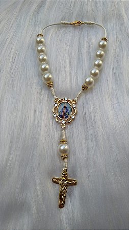 DEZENA PEROLA 10MM TREVO PQ STRASS CRUZ UNIDADE- DOURADO