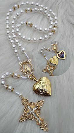 TERÇO NOIVA PEROLA 8MM DOURADO CORDAO-RELICARIO CORAÇAO- BRANCO