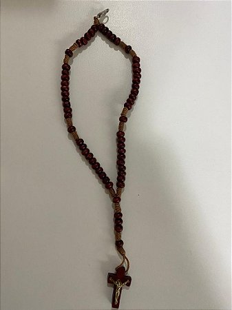 TERÇO DE PULSO C/ CRUZ VINHO