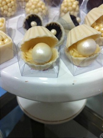 Conchas com pérolas de brigadeiro