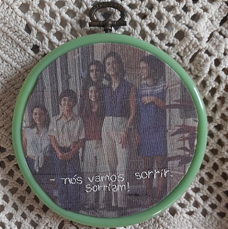 Bordado "Ainda Estou Aqui"