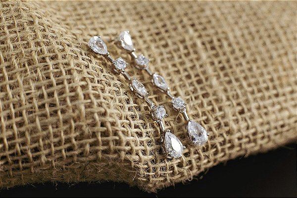 BRINCO DE RÓDIO GOTA ZIRCÔNIA