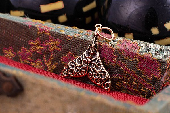 PINGENTE FOLHEADO OURO 18K RABO SEREIA