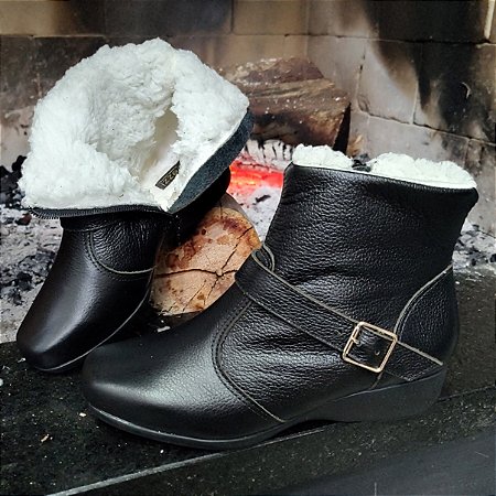 -                     Bota Feminina Forrada Lanus Couro Pelinhos Neve Impermeável
