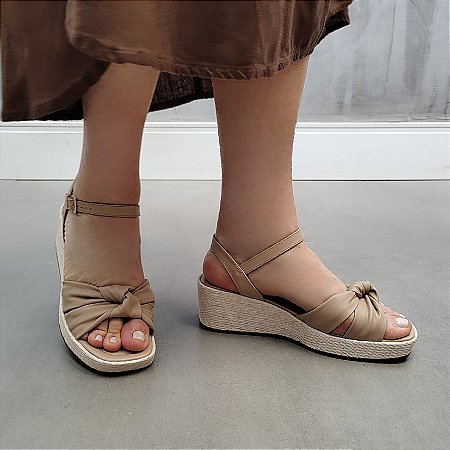 Sandália Feminina Llanes Plataforma Salto Anabela Nó Delicado Elegante