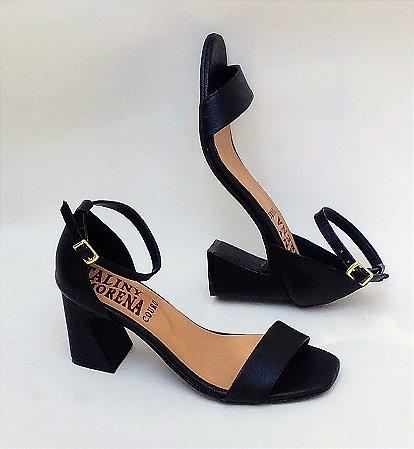Sandália MARIANA, salto bloco  8 cmts, couro preto