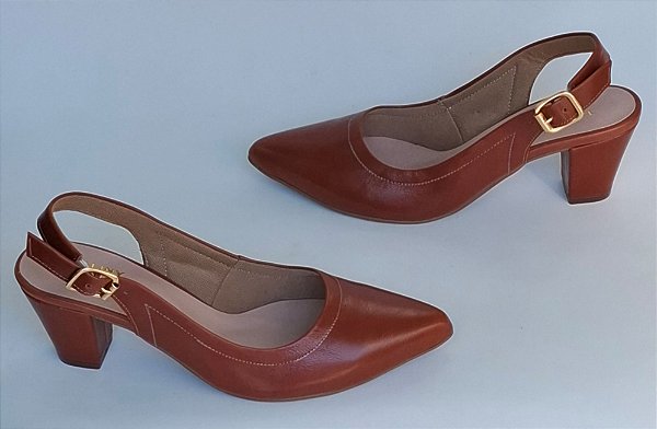 Modelo SILVANA, chanel em couro canela, salto bloco 6 ctms