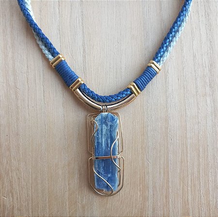 Colar curto dois cordões de cianita azul