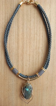 Colar curto dois cordões com labradorita