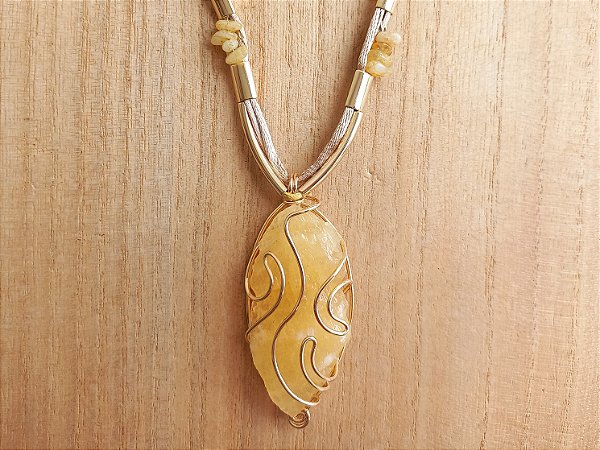 Colar regulável de calcita amarela