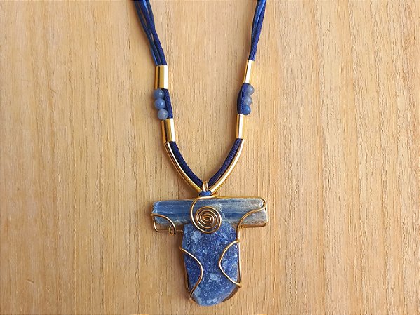 Colar regulável de cianita azul e quartzo azul