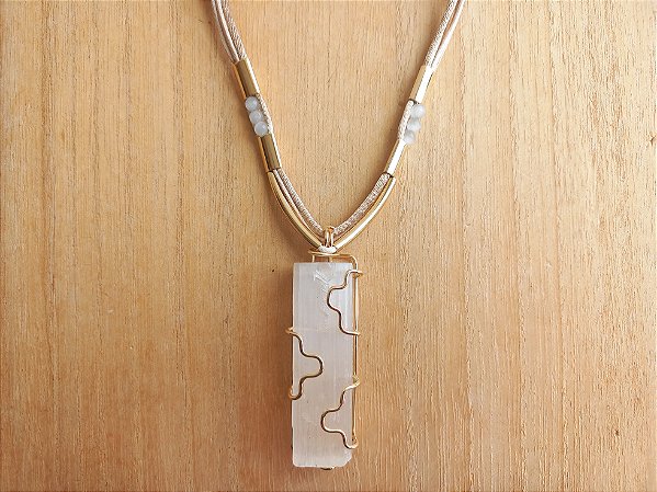 Colar regulável de selenita