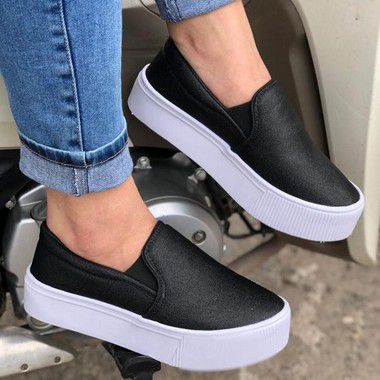 Tênis Slip on preto - Vitorianna Sapataria Feminina