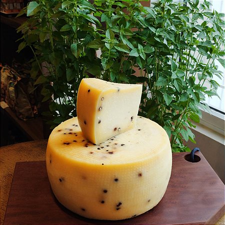 Caciotta Pepe Nero (Pimenta do Reino)