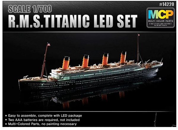 Academy - RMS Titanic with LED Lighting Set - 1/700