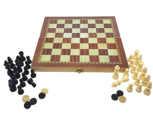 Dama de madeira ( wooden checkers ) 