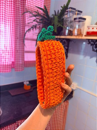 Cachepô cenoura crochê