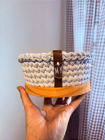 Cesto branco pequeno