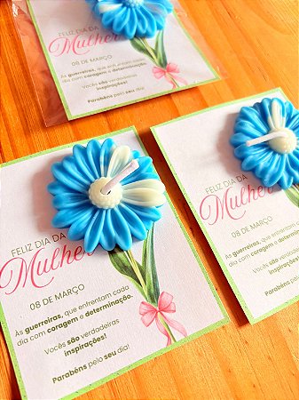 Vela margarida azul card dia das mulheres