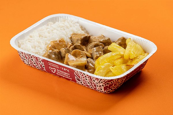 Estrogonofe de filé mignon, arroz branco e batata palito assada 400g