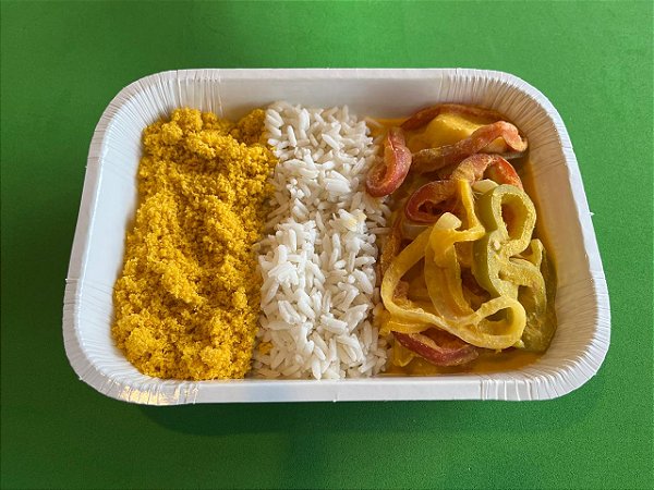 Moqueca de banana da terra com arroz branco e farofa de dendê 400g