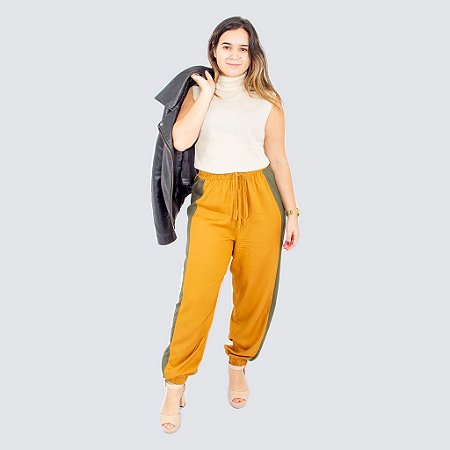 Blusa Regata Feminina Em Tricot OFF White