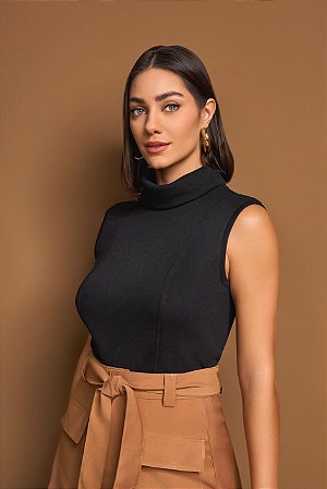 BLUSA YEXX GOLA ALTA SEM MANGA NO TECIDO MALHA