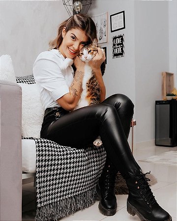 Calça Bengaline e Couro