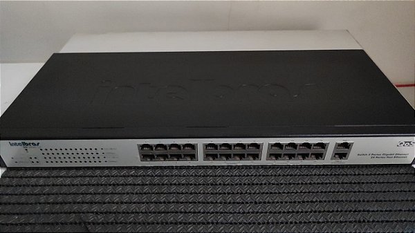 Switch 24 Portas Fast QoS 2 Portas Gigabit SG 2620 QR - Intelbras