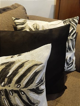TRIO CAPAS DE ALMOFADAS JACQUARD E SUEDE COSTELA DE ADÃ0 COM PRETO